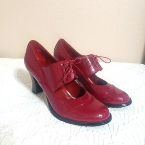 Newport News Gatsby Tie Heels, 8.5